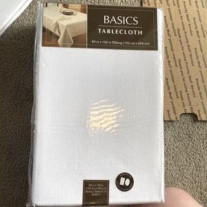 White table cloth